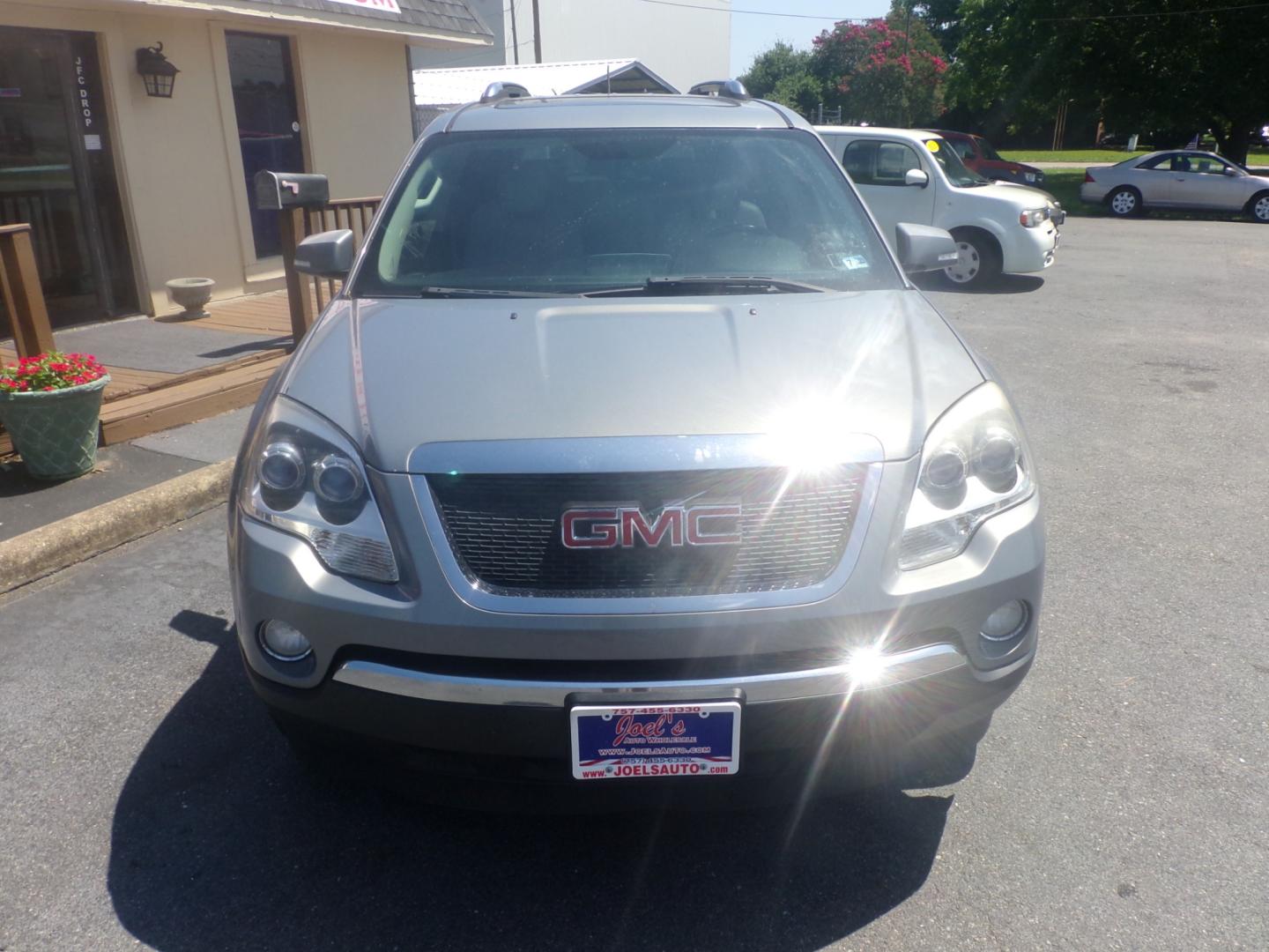 2008 Blue GMC Acadia SLT-2 FWD (1GKER33758J) with an 3.6L V6 DOHC 24V engine, 6-Speed Automatic Overdrive transmission, located at 5700 Curlew Drive, Norfolk, VA, 23502, (757) 455-6330, 36.841885, -76.209412 - Photo#4